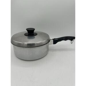 Vintage Mirro aluminum 2 qt Sauce Pan with 8” Lid